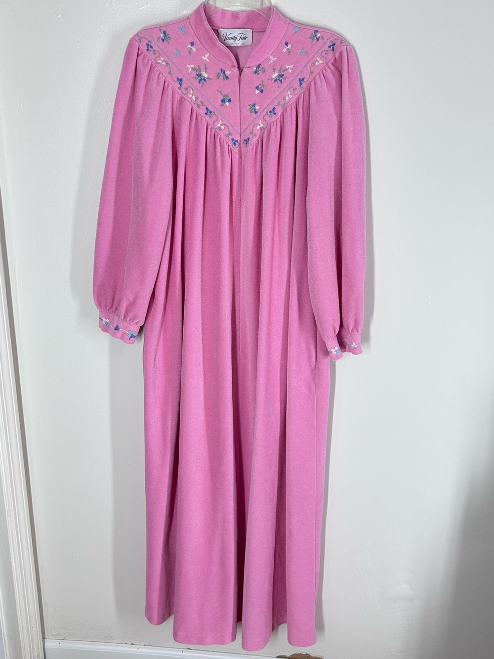 Vintage Vanity Fair Pink Fleece Maxi Housecoat Robe Floral Embroidered Zip Front